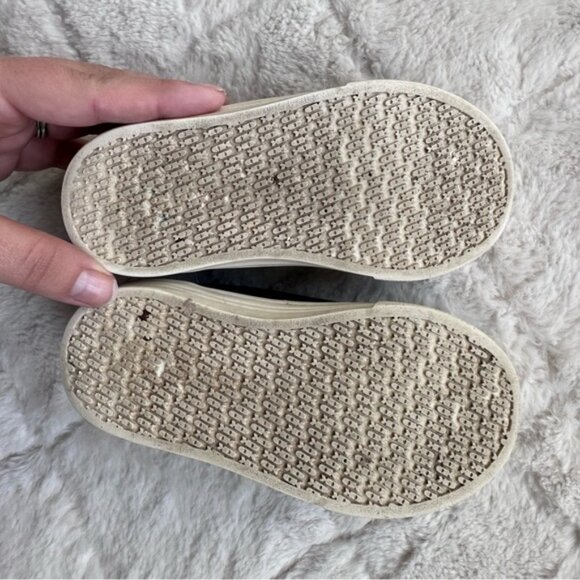 OshKosh B'Gosh | Navy and Green Embroidered Girl's Sugar Sneakers | Size 7 - Picture 5 of 7